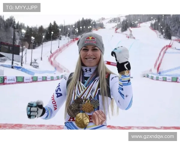 外媒林赛沃恩腿骨折已手术稳定